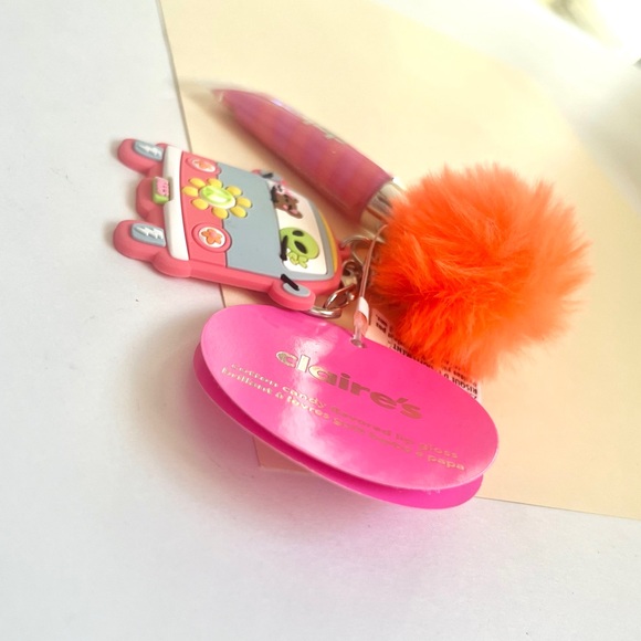🏷️ alien 👽 1970s hippie style buggie keychain with lip glosses & fluff - Picture 13 of 14